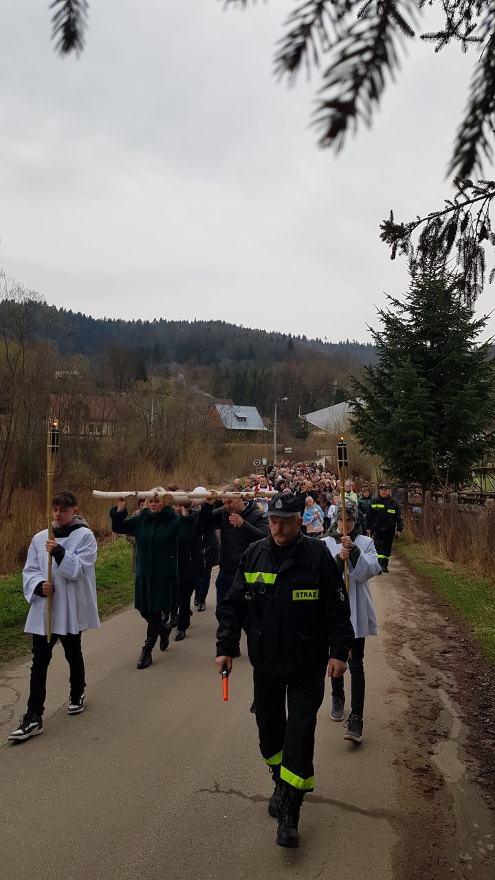 PARAFIALNA DROGA KRZYŻOWA